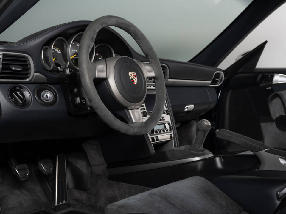 Bild 10/42 von Porsche 911 GT2 (2008)