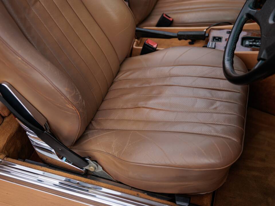Image 35/50 of Mercedes-Benz 420 SL (1988)