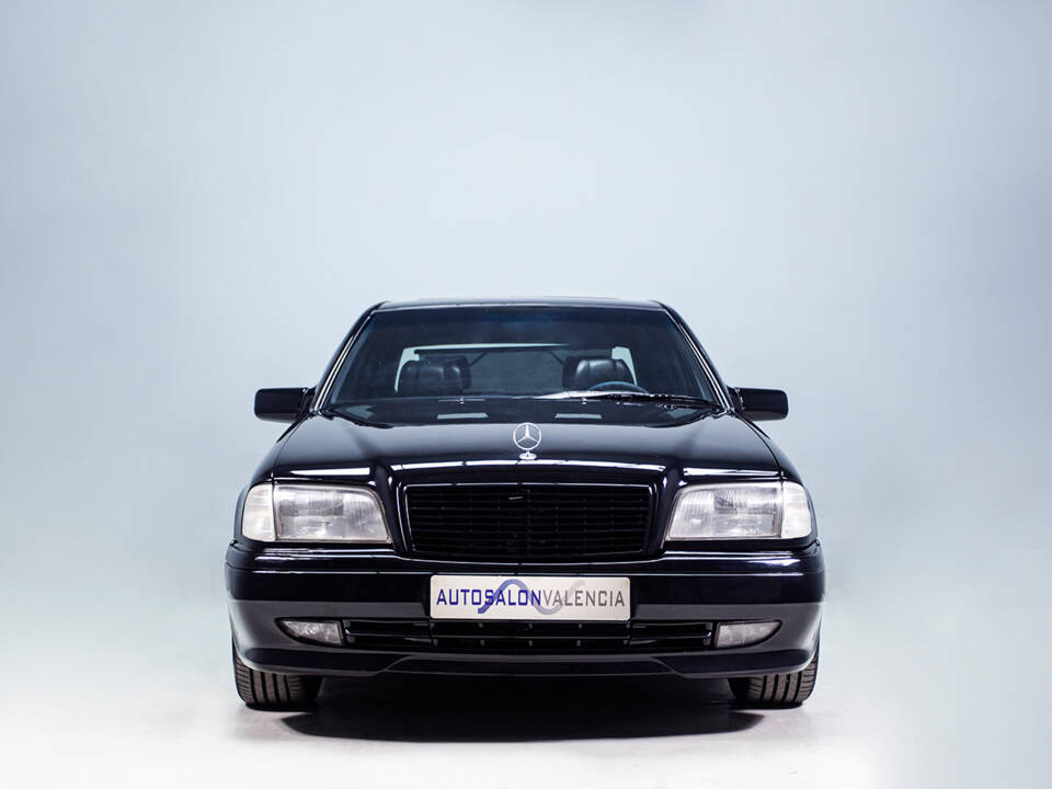 Image 2/29 of Mercedes-Benz C 36 AMG (1994)