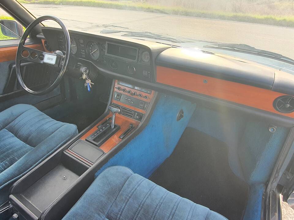 Bild 25/43 von FIAT 130 / 3200 (1975)
