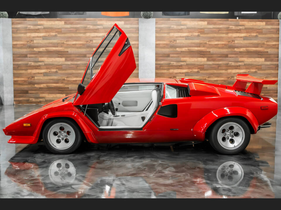 Image 12/50 of Lamborghini Countach LP 5000 S QV (1988)