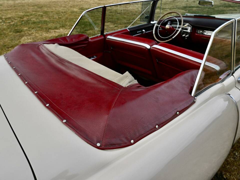Bild 41/50 von Cadillac 62 Convertible (1954)