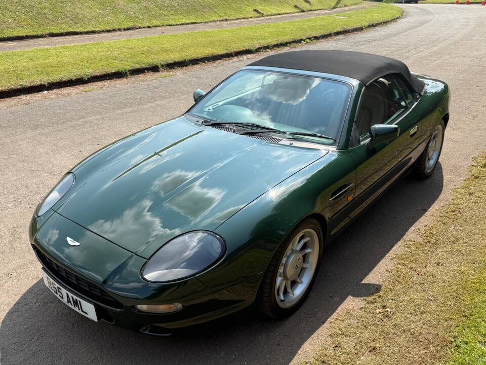 Immagine 16/19 di Aston Martin DB 7 Volante (1998)