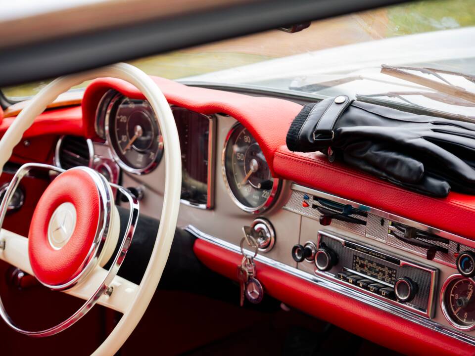 Image 15/20 de Mercedes-Benz 230 SL (1965)