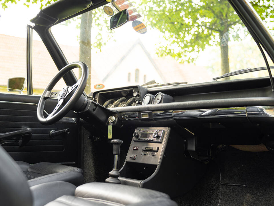 Afbeelding 48/76 van BMW 2002 Convertible (1971)