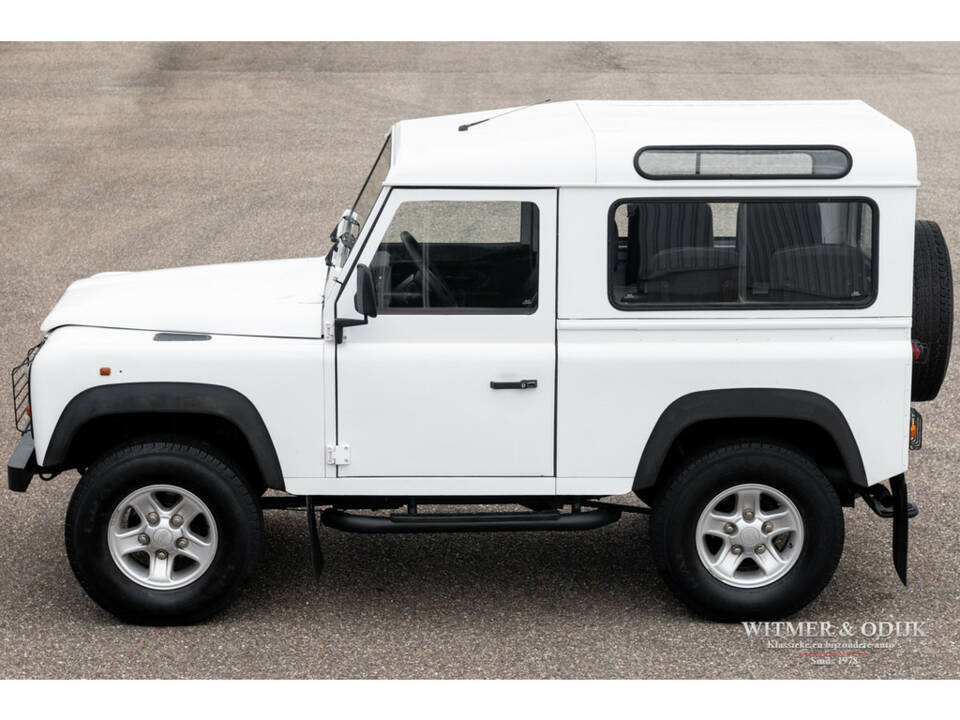 Image 11/21 of Land Rover Defender 90 (1996)