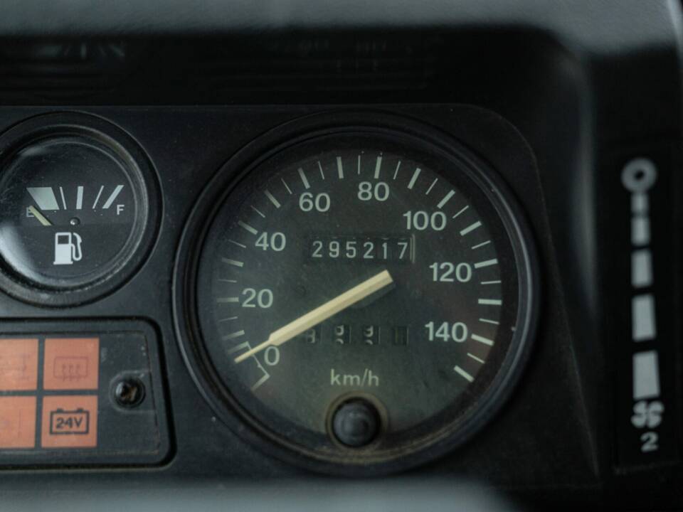Bild 47/50 von Land Rover 90 (1985)