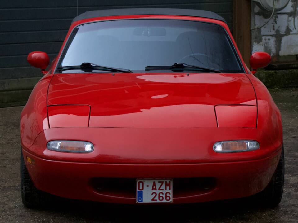 Image 2/8 de Mazda MX-5 1.6 (1990)