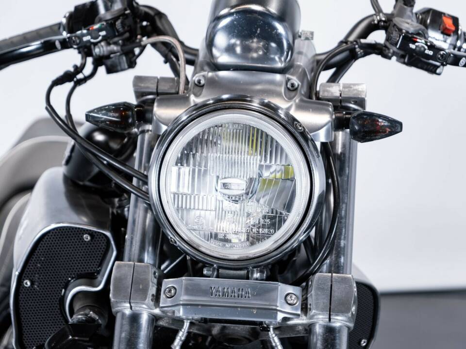 Image 14/50 of Yamaha V-Max 1200 (1991)