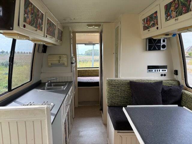 Bild 2/8 von GMC Sun Voyager (1977)