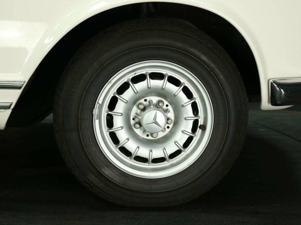 Immagine 30/30 di Mercedes-Benz 230 SL (1964)