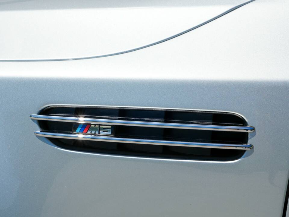 Bild 31/46 von BMW M5 (2005)