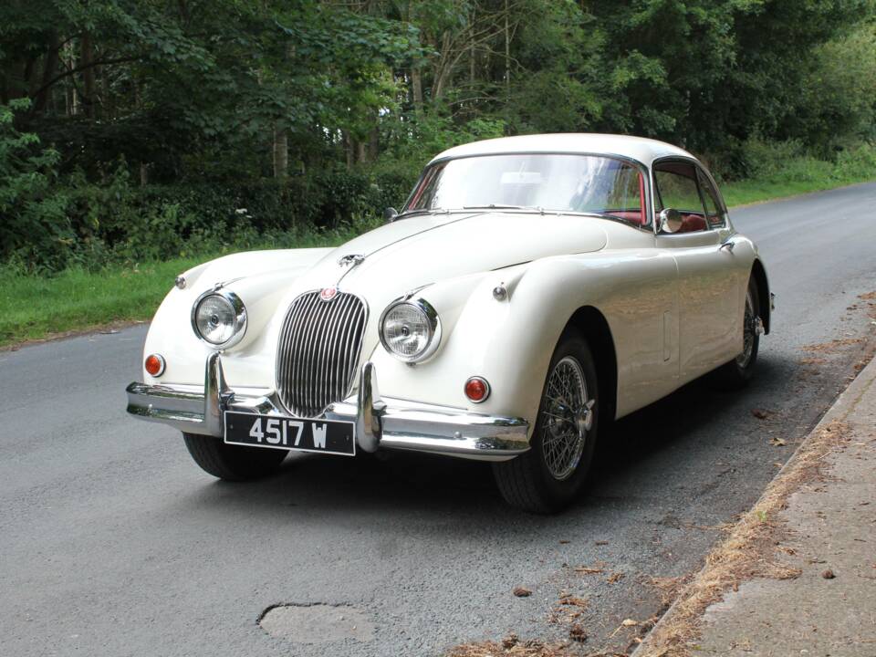 Image 3/15 of Jaguar XK 150 SE FHC (1960)