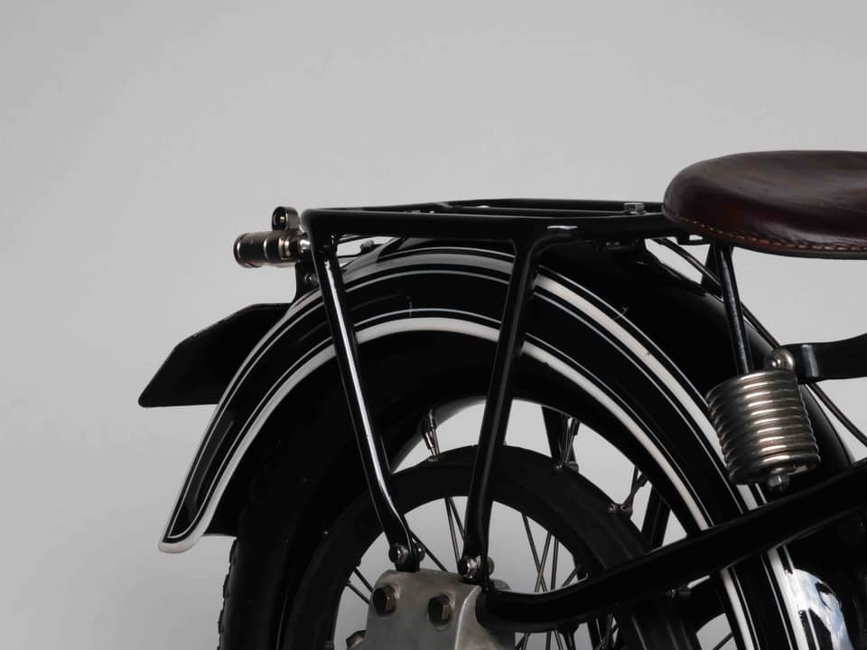 Image 32/98 of BMW R 32 (1925)