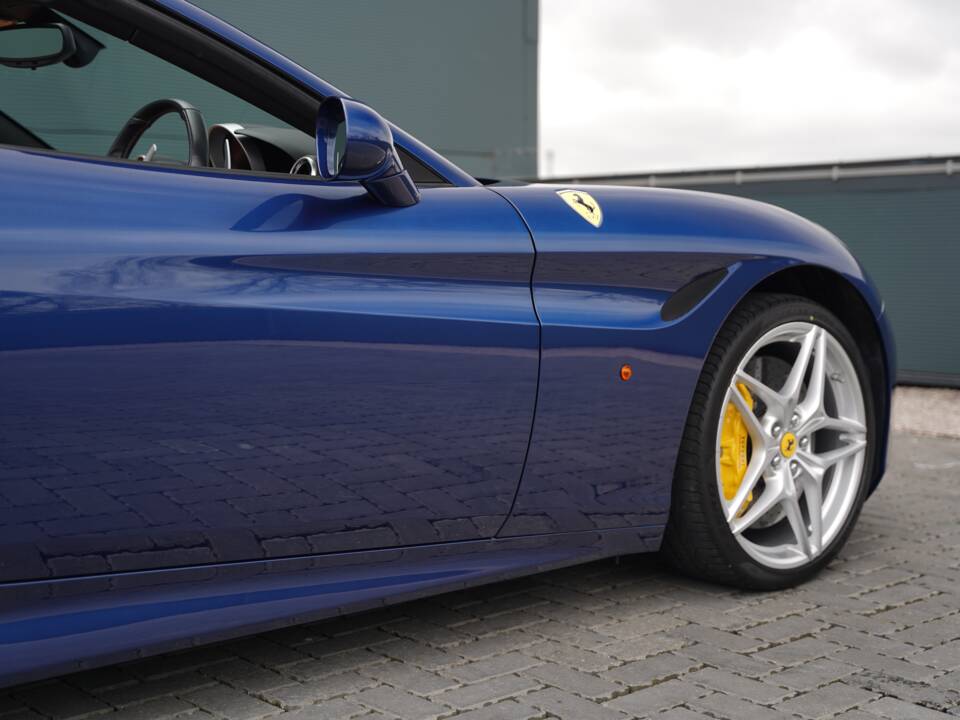 Bild 37/50 von Ferrari California T (2016)