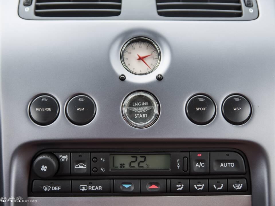 Image 11/17 of Aston Martin V12 Vanquish (2004)