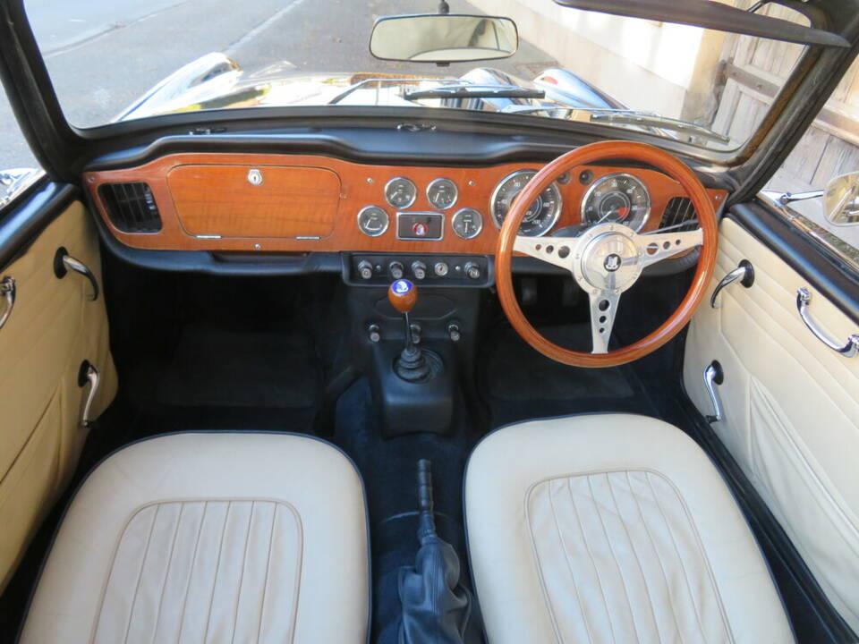 Bild 9/16 von Triumph TR 4A IRS (1967)