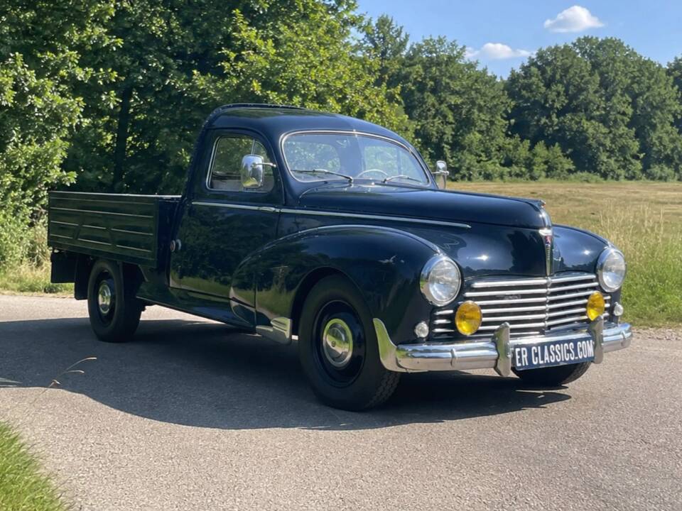 Image 1/8 de Peugeot 203 (1954)