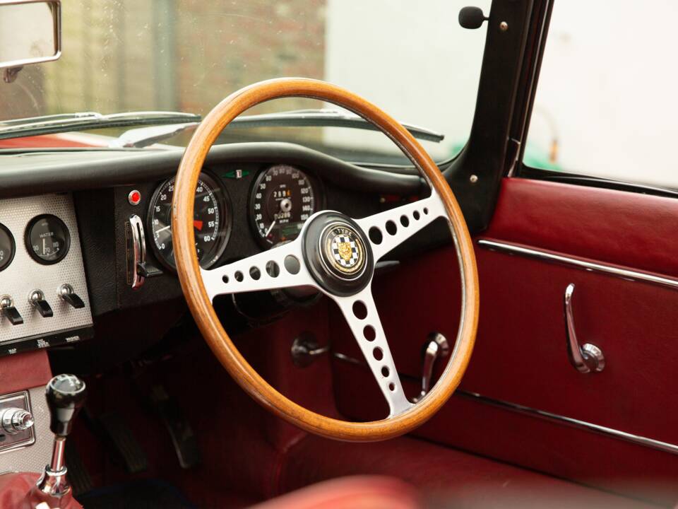 Image 15/50 of Jaguar E-Type 3.8 Flat Floor (1961)