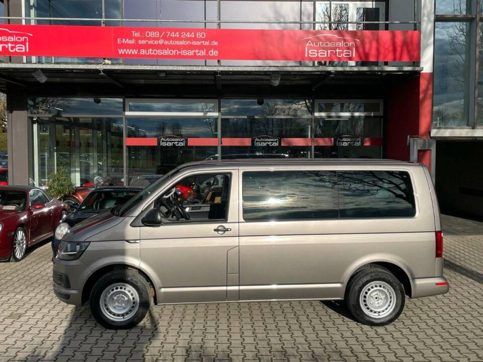 Image 1/17 of Volkswagen T6 Multivan 2.0 TDI (2017)