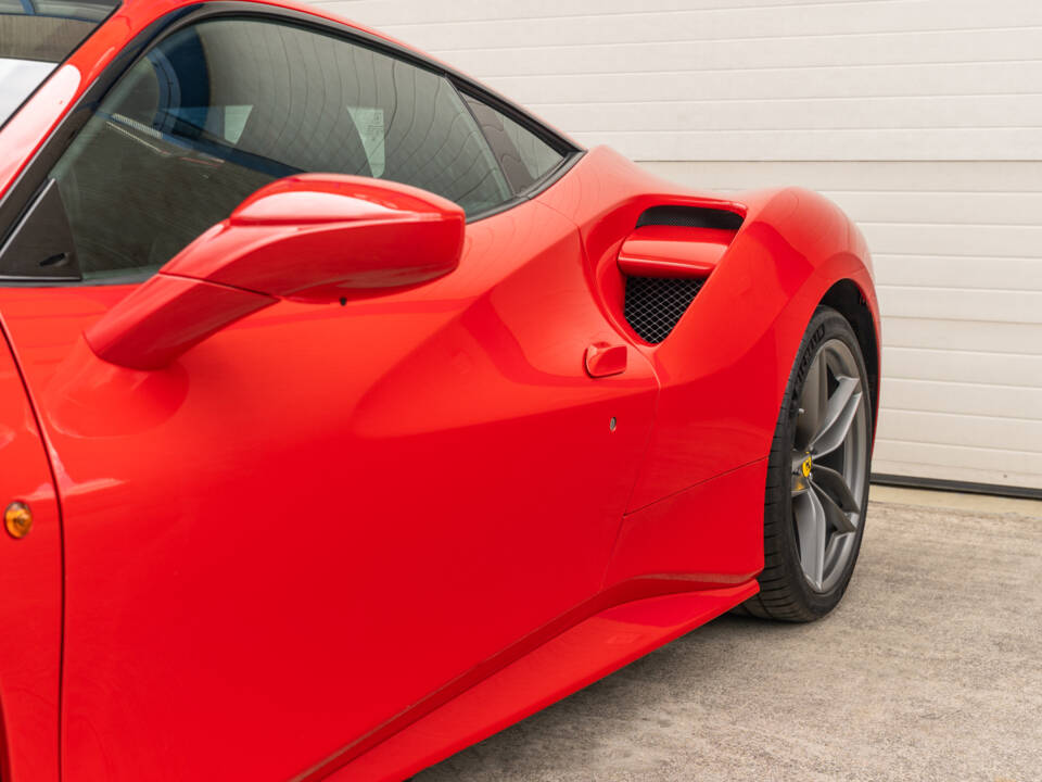 Immagine 15/85 di Ferrari 488 GTB (2015)