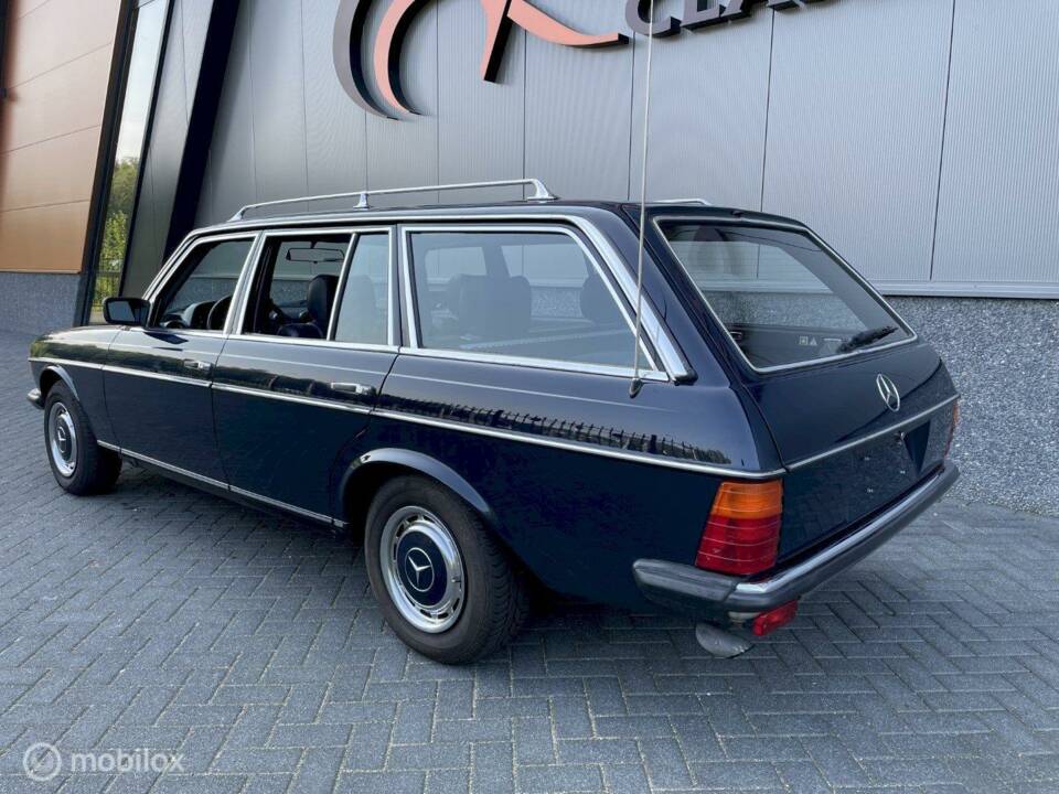 Image 4/10 of Mercedes-Benz 280 TE (1979)