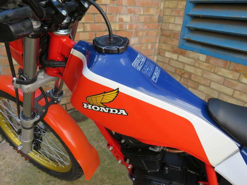 Bild 14/38 von Honda DUMMY (1983)