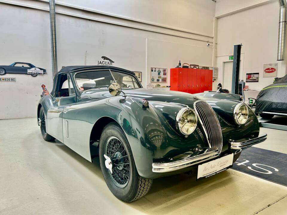 Imagen 11/27 de Jaguar XK 120 DHC (1953)