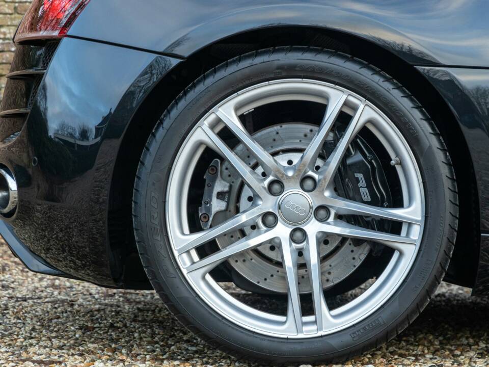 Image 19/50 de Audi R8 V10 (2011)