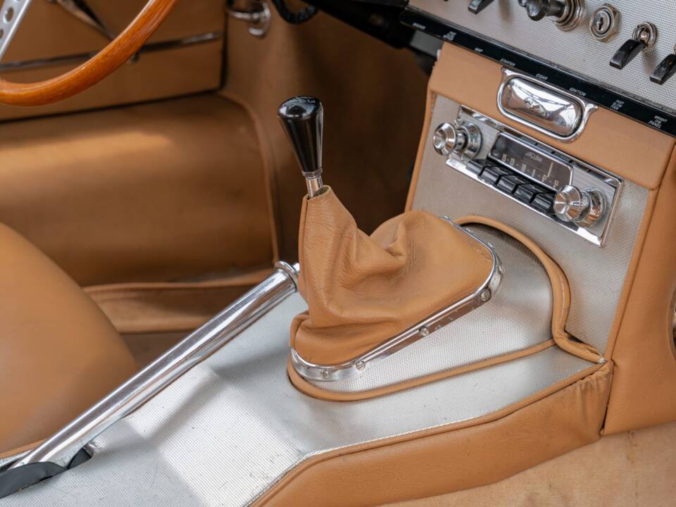Immagine 29/38 di Jaguar E-Type 3.8 (1962)