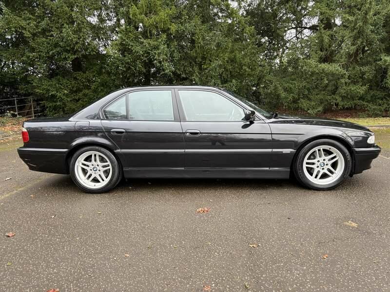 Image 6/50 de BMW 735i (2001)