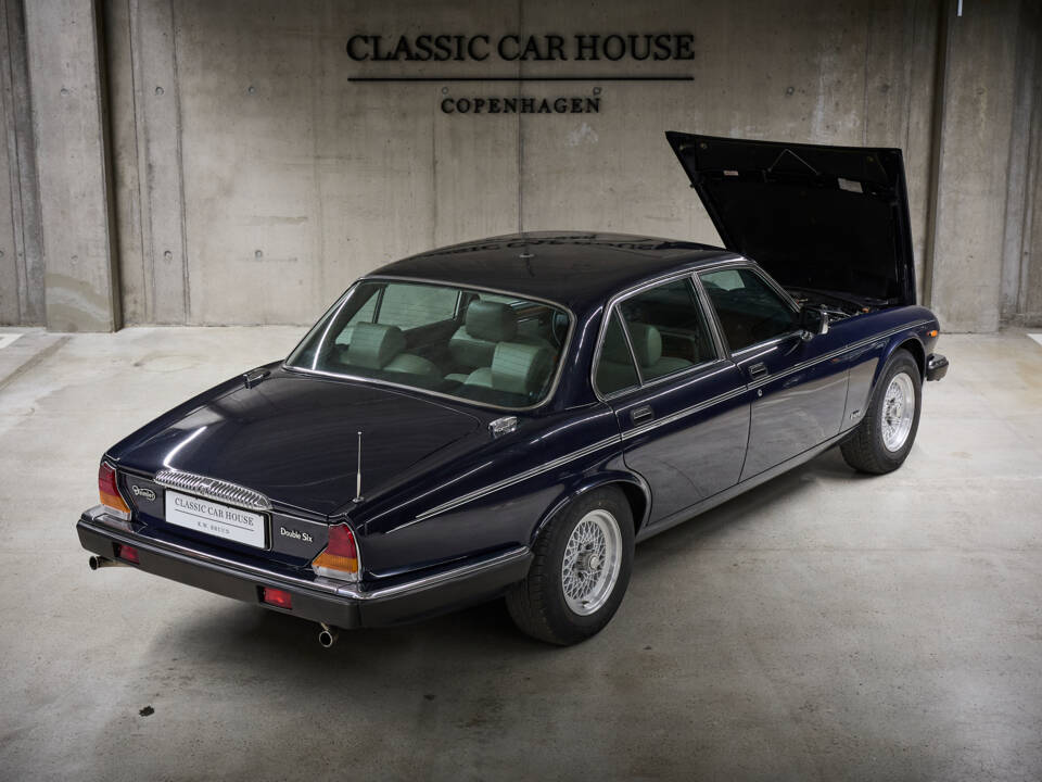 Bild 96/97 von Daimler Double Six (1994)