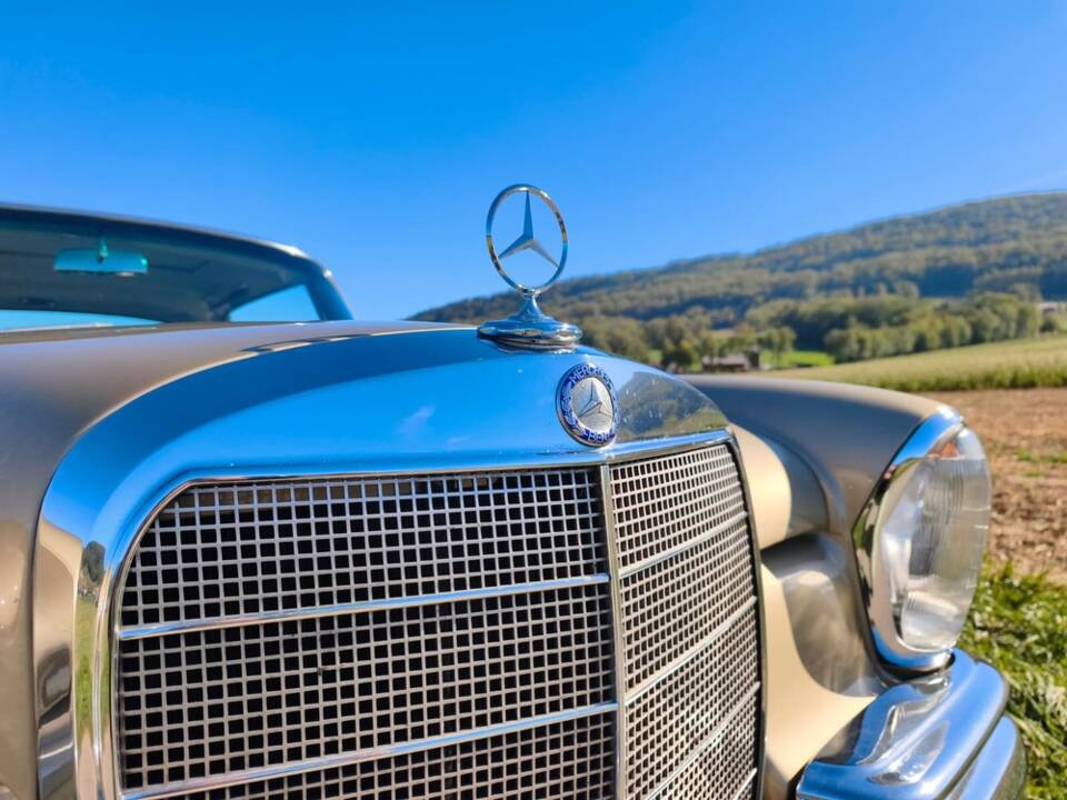 Afbeelding 18/30 van Mercedes-Benz 220 SE b (1961)
