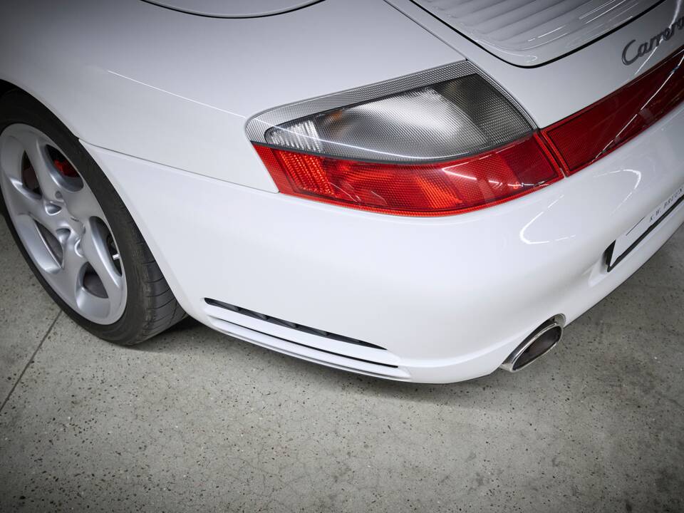 Imagen 65/98 de Porsche 911 Carrera 4S (2004)