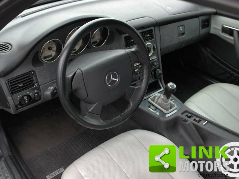 Image 9/10 of Mercedes-Benz SLK 200 Kompressor (2000)