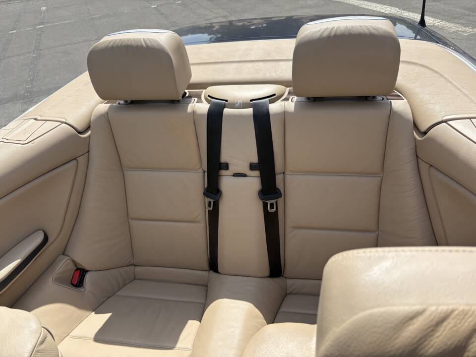 Image 13/14 of BMW 320Ci (2001)