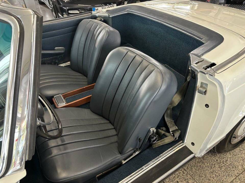 Bild 17/27 von Mercedes-Benz 280 SL (1968)