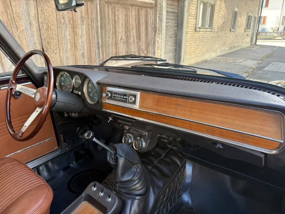 Image 12/21 of Alfa Romeo Giulia Super 1.6 (1972)