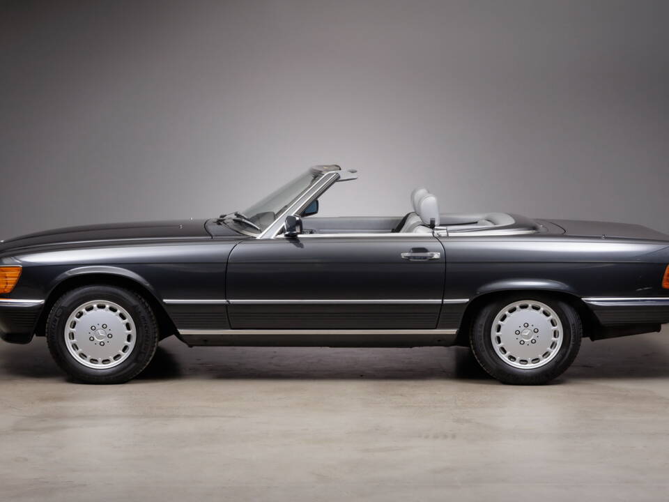 Image 6/30 of Mercedes-Benz 300 SL (1986)