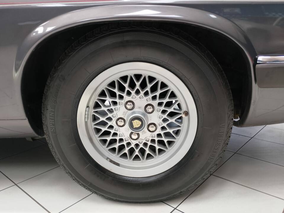 Image 55/70 of Jaguar XJ-S Convertible (1988)