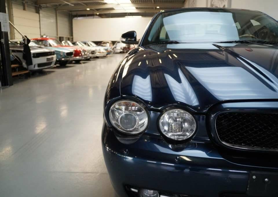 Immagine 22/50 di Jaguar XJ 8 4.2 (2008)