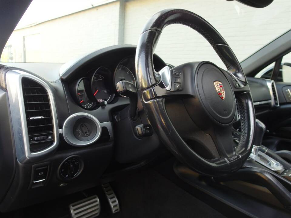 Image 52/96 of Porsche Cayenne S Diesel (2013)