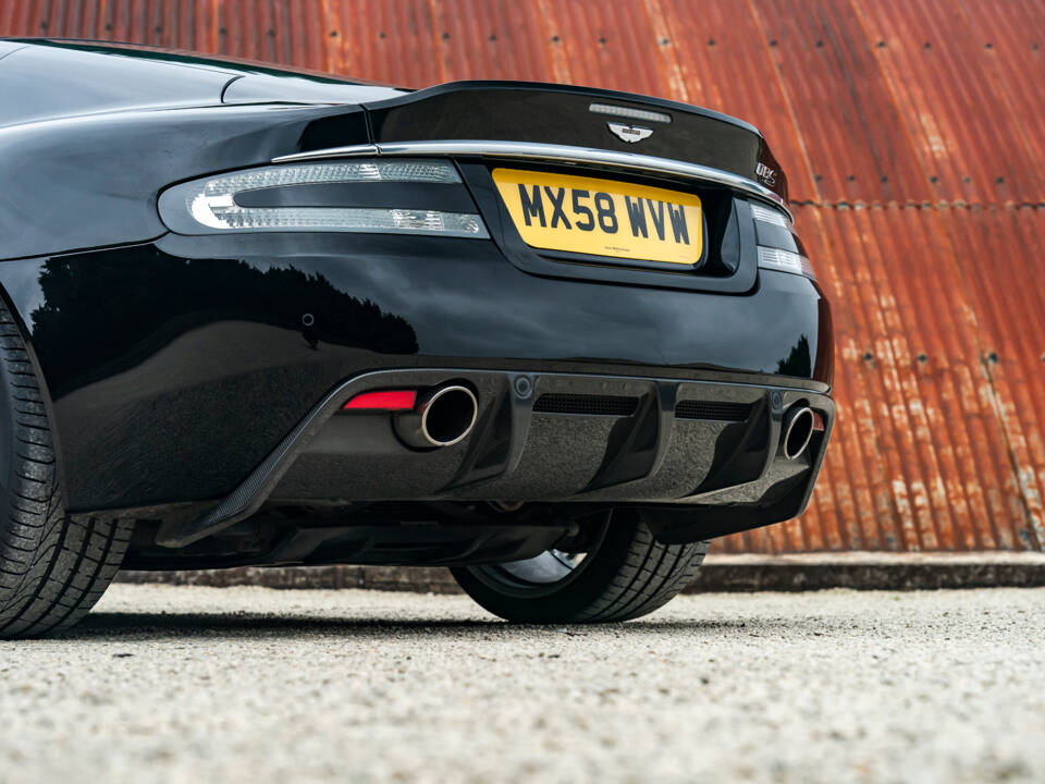Image 17/36 of Aston Martin DBS (2008)