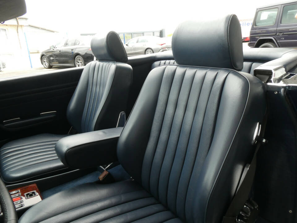 Image 11/26 of Mercedes-Benz 500 SL (1988)