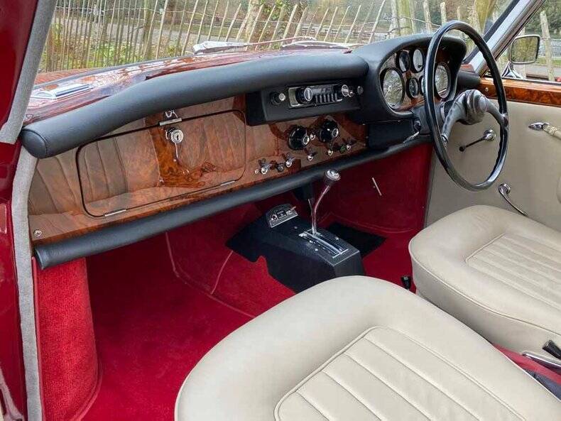 Image 7/50 of Bristol 410 (1967)