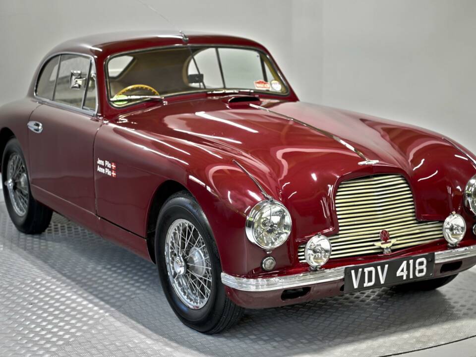 Image 2/50 de Aston Martin DB 2 Vantage (1953)