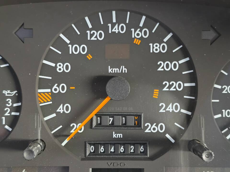 Image 81/100 of Mercedes-Benz 300 SL-24 (1991)