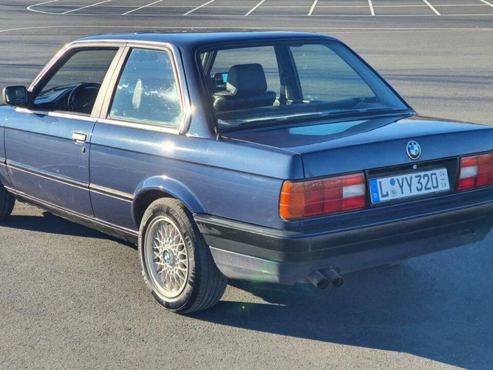 Image 7/20 de BMW 320i (1990)