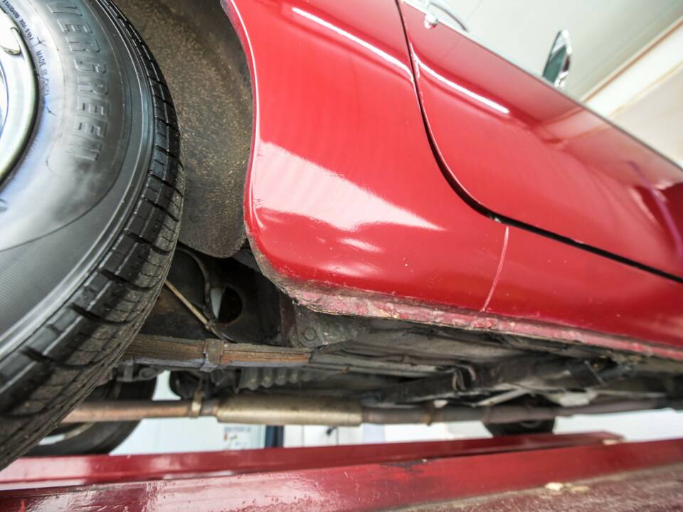 Image 49/50 of MG MGB GT V8 (1976)