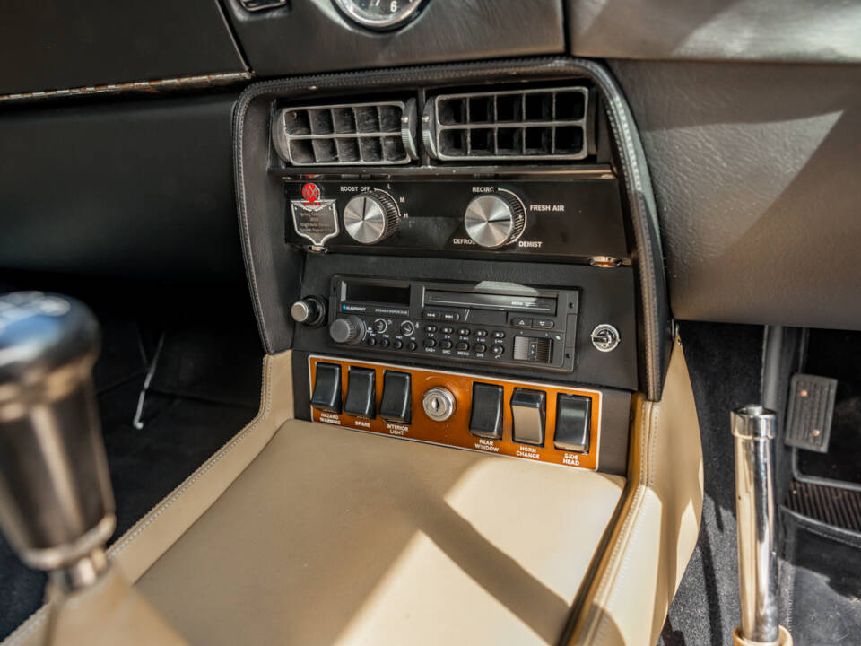 Immagine 36/71 di Aston Martin DBS V8 (1971)